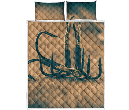 Fishing Hooks Print Quilt Bed Set