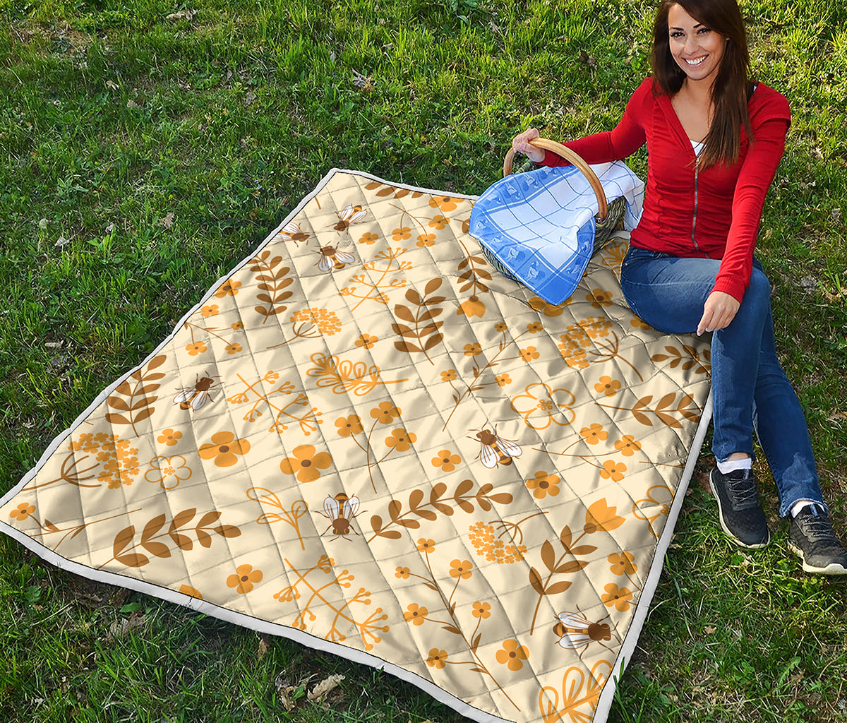 Flower Bee Pattern Print Quilt