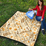 Flower Bee Pattern Print Quilt