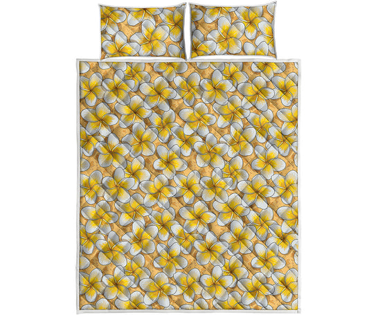 Frangipani Flower Pattern Print Quilt Bed Set