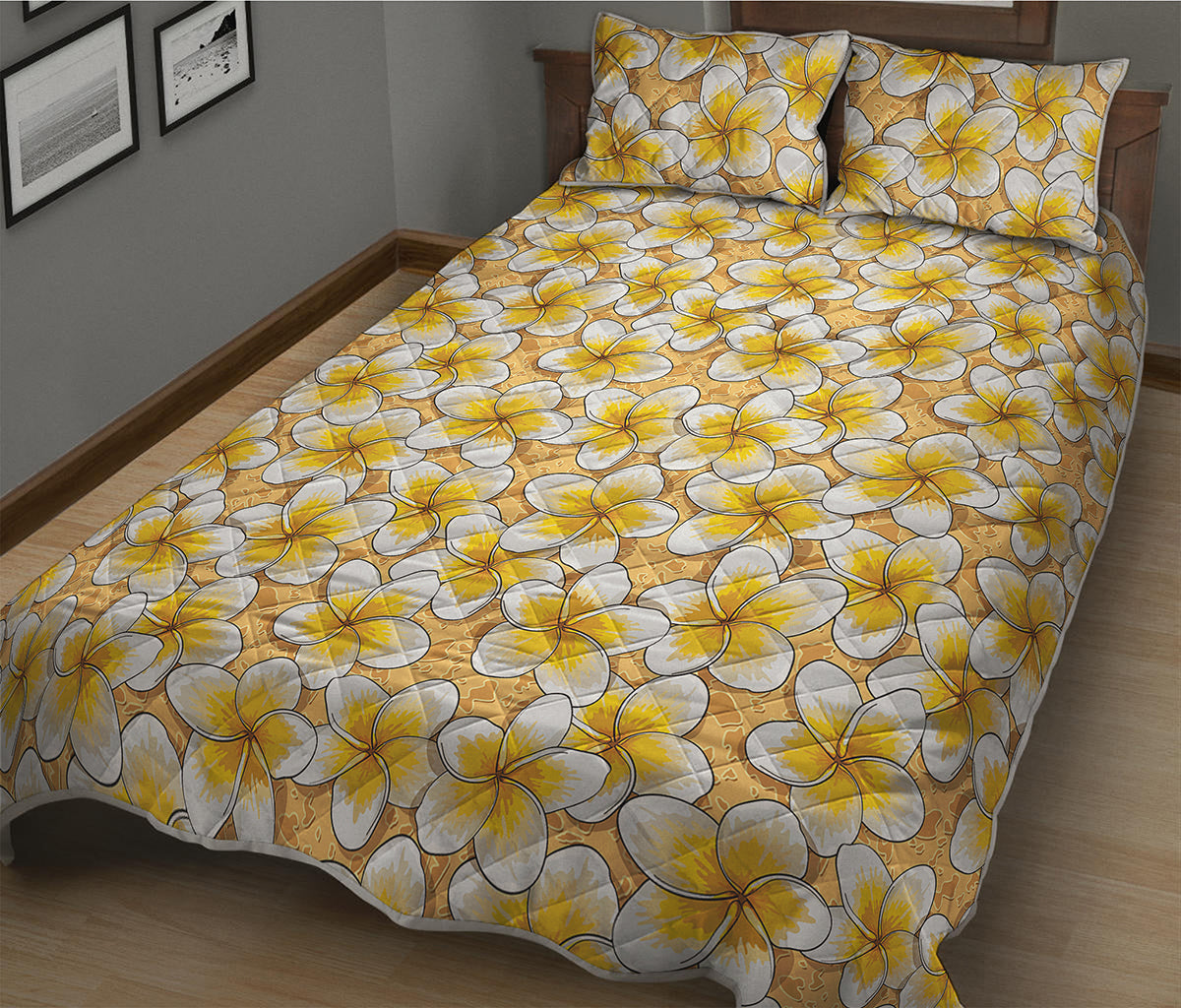 Frangipani Flower Pattern Print Quilt Bed Set