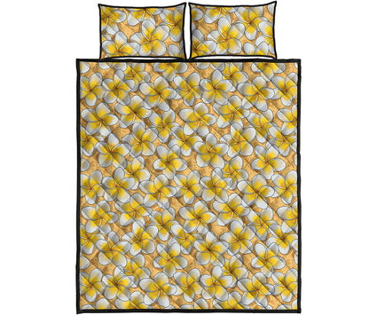 Frangipani Flower Pattern Print Quilt Bed Set