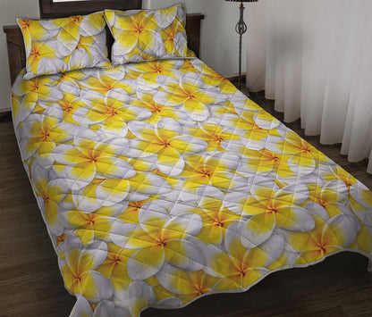 Frangipani Flower Print Quilt Bed Set