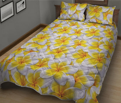 Frangipani Flower Print Quilt Bed Set