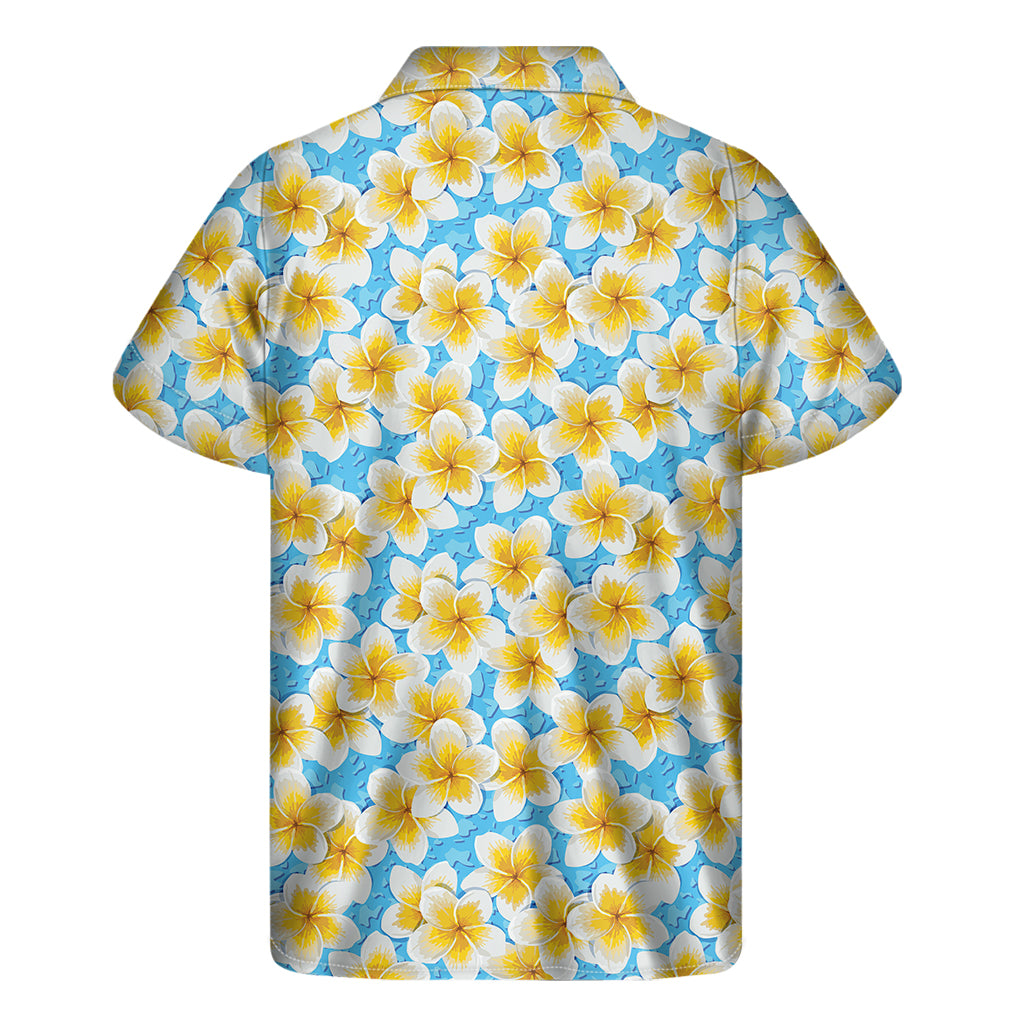 Frangipani On The Water Pattern Print Men's Short Sleeve Shirt