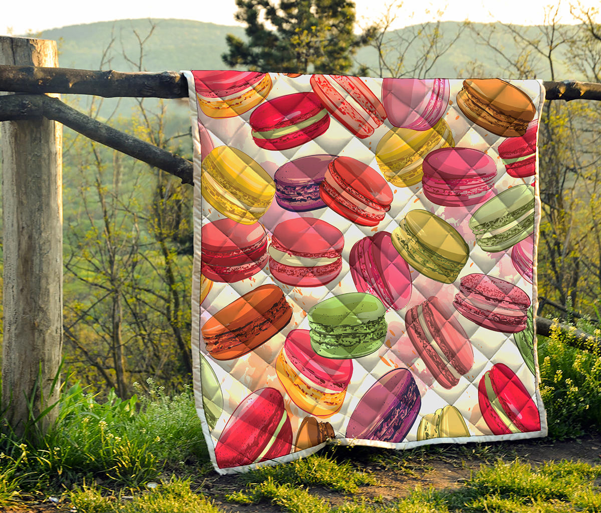 French Macaron Pattern Print Quilt
