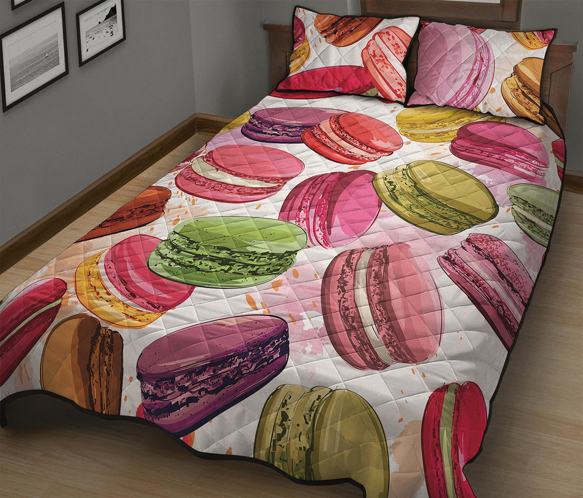 French Macaron Pattern Print Quilt Bed Set