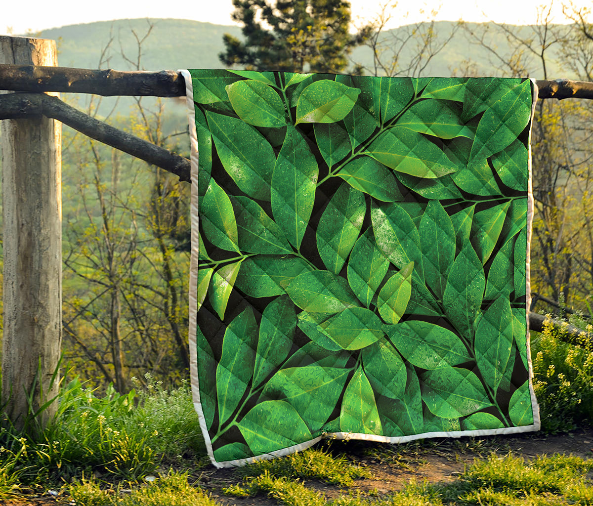 Fresh Green Leaf Print Quilt