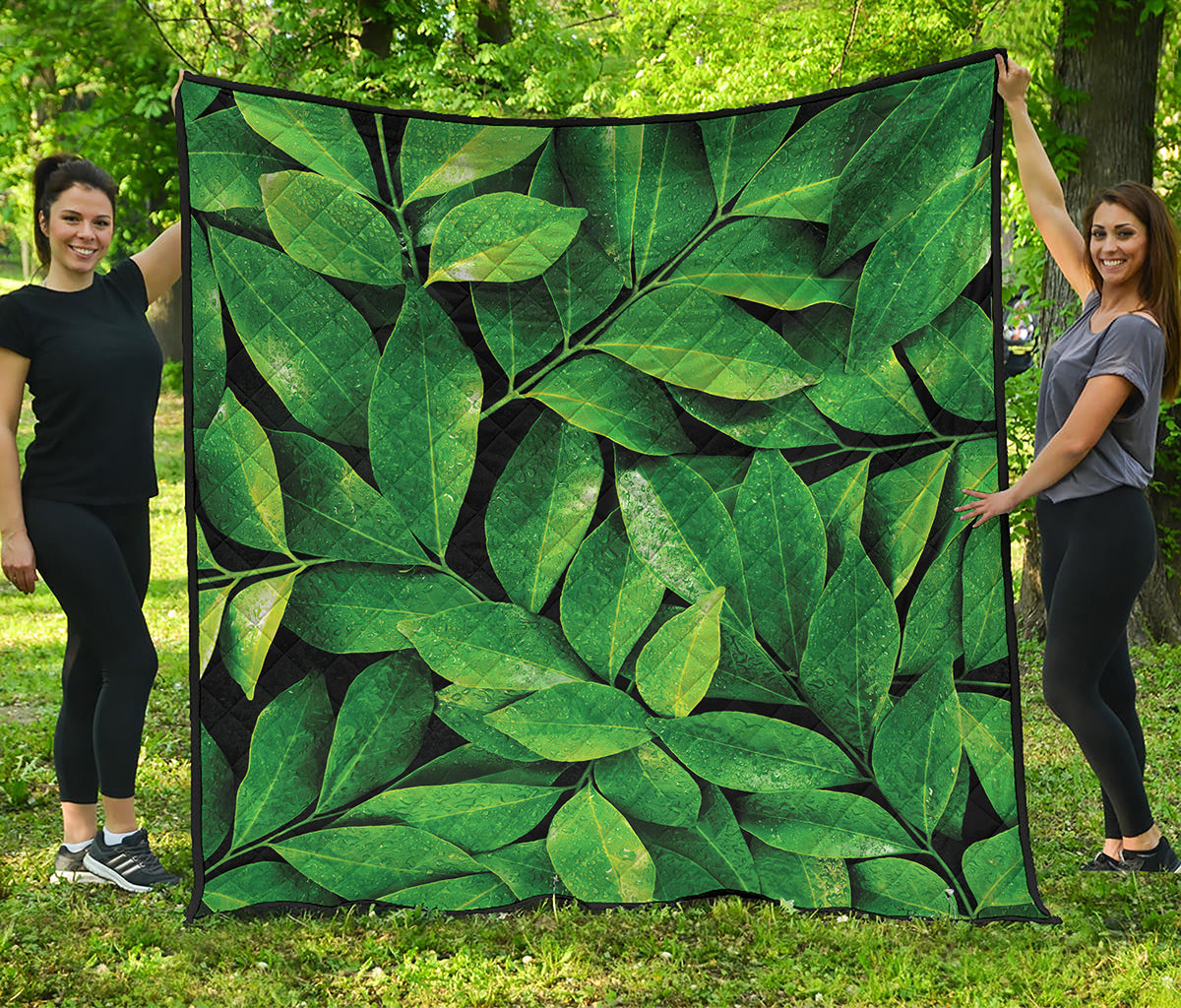 Fresh Green Leaf Print Quilt