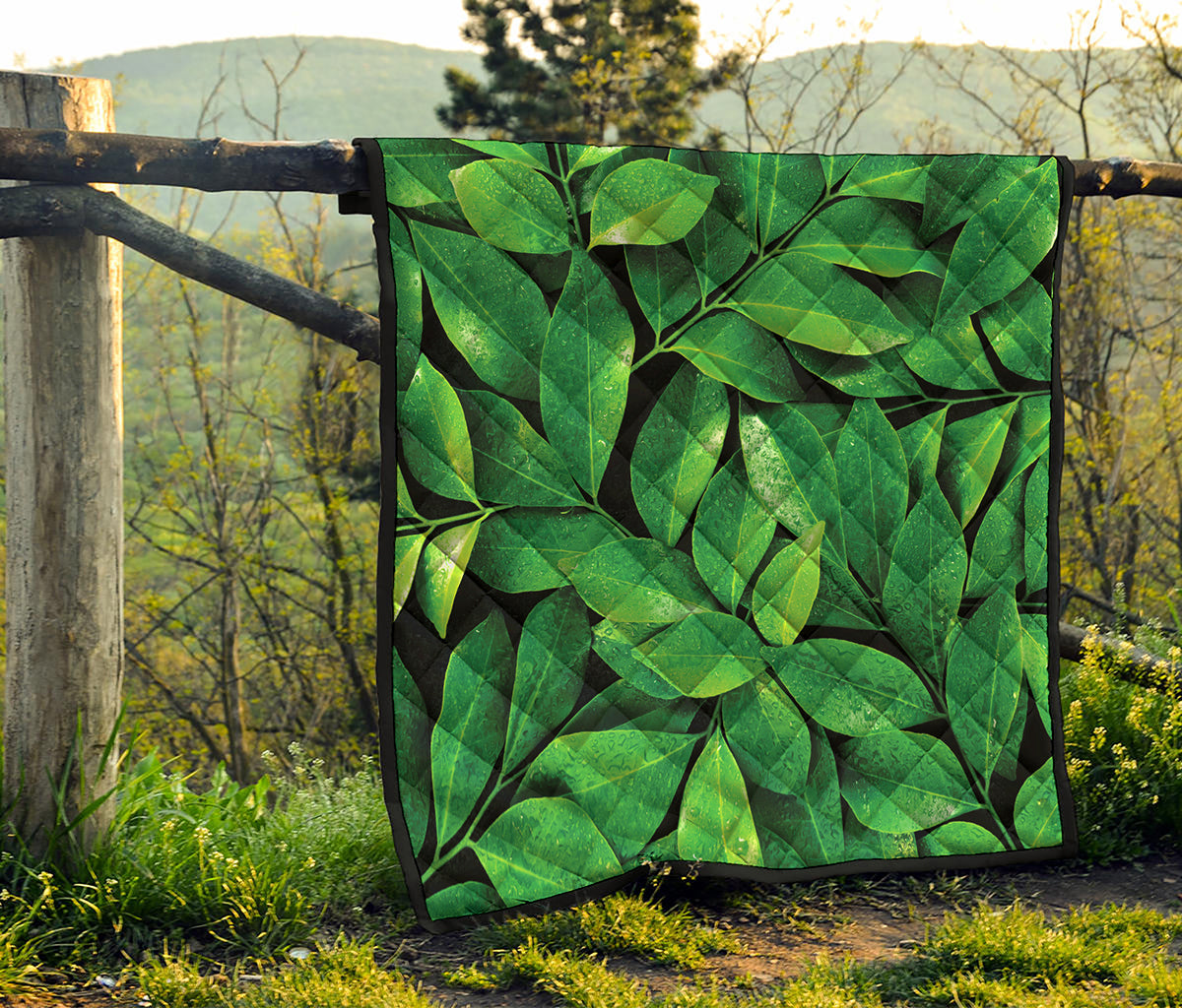 Fresh Green Leaf Print Quilt