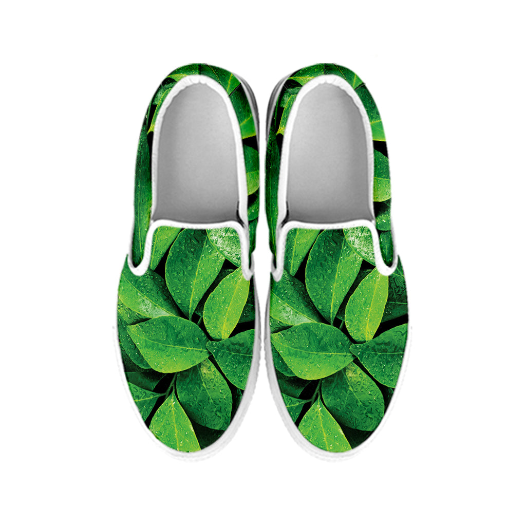 Fresh Green Leaf Print White Slip On Shoes