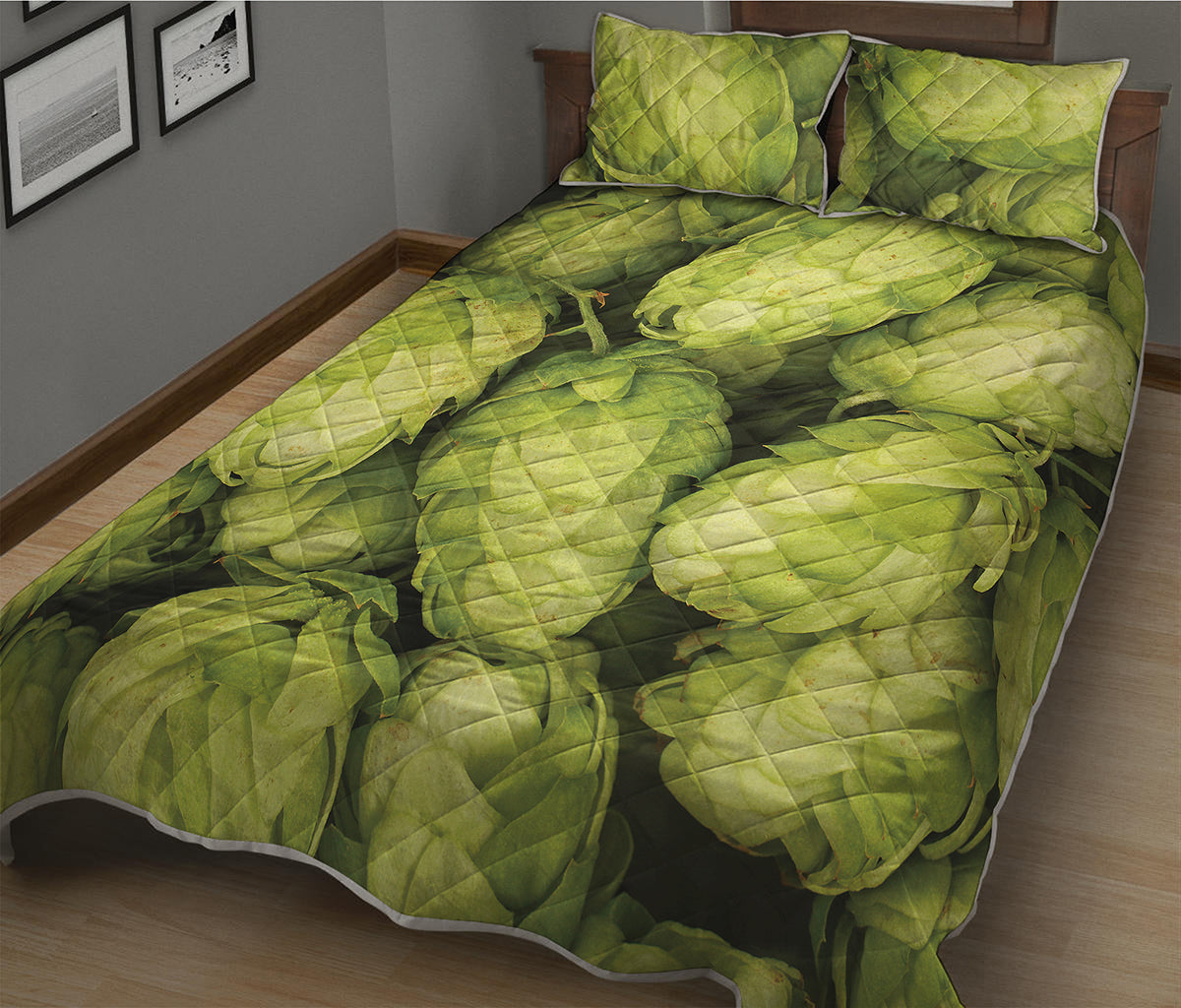 Fresh Hop Cone Print Quilt Bed Set