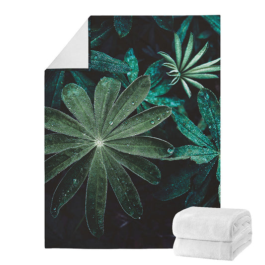 Fresh Tropical Leaf Print Blanket