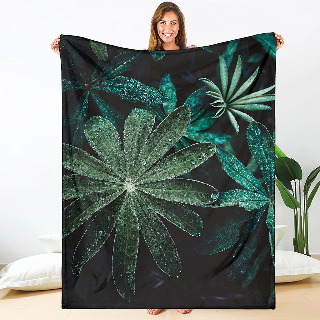 Fresh Tropical Leaf Print Blanket