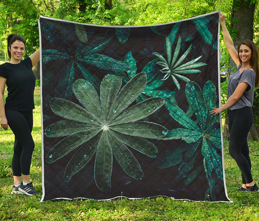 Fresh Tropical Leaf Print Quilt