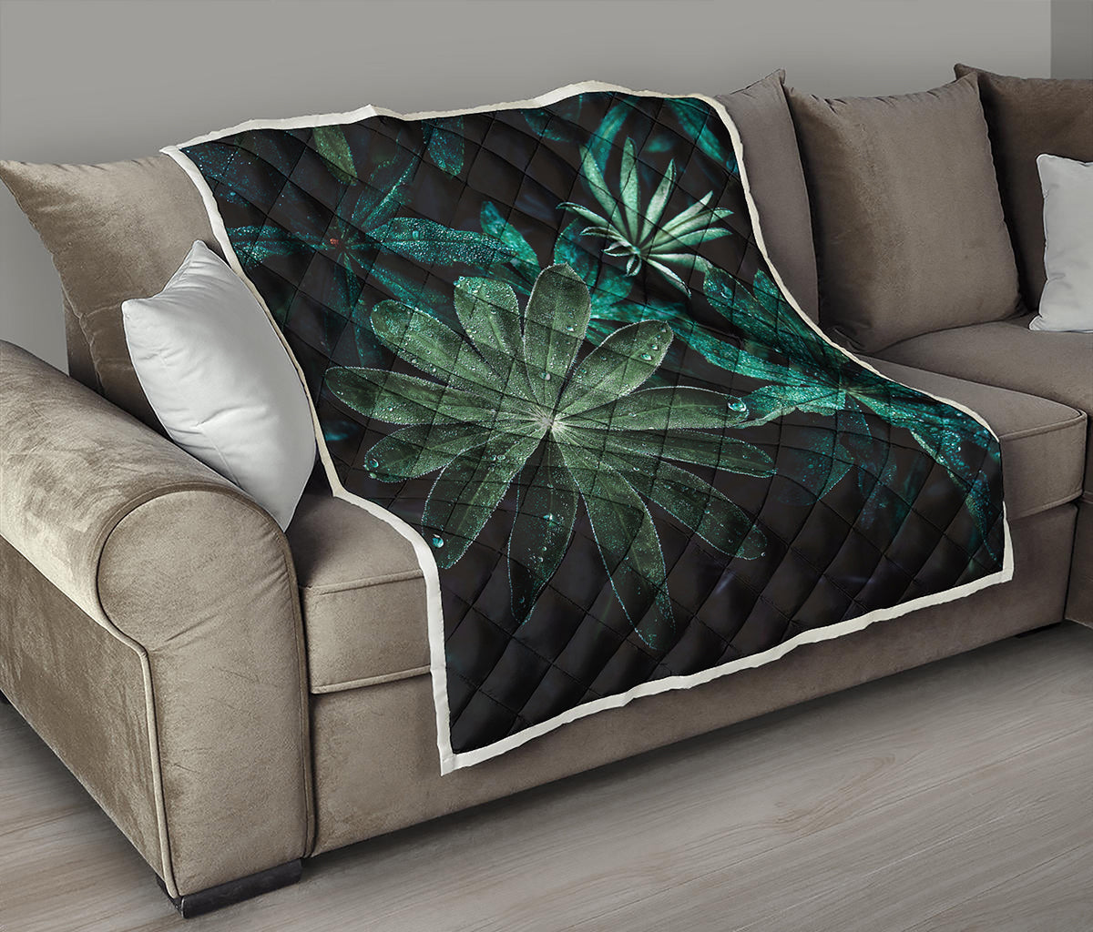 Fresh Tropical Leaf Print Quilt