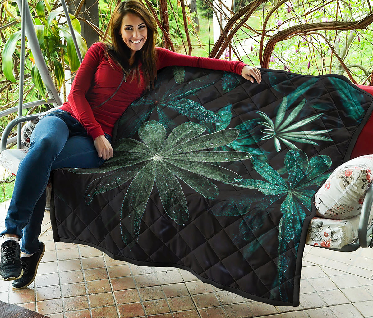 Fresh Tropical Leaf Print Quilt