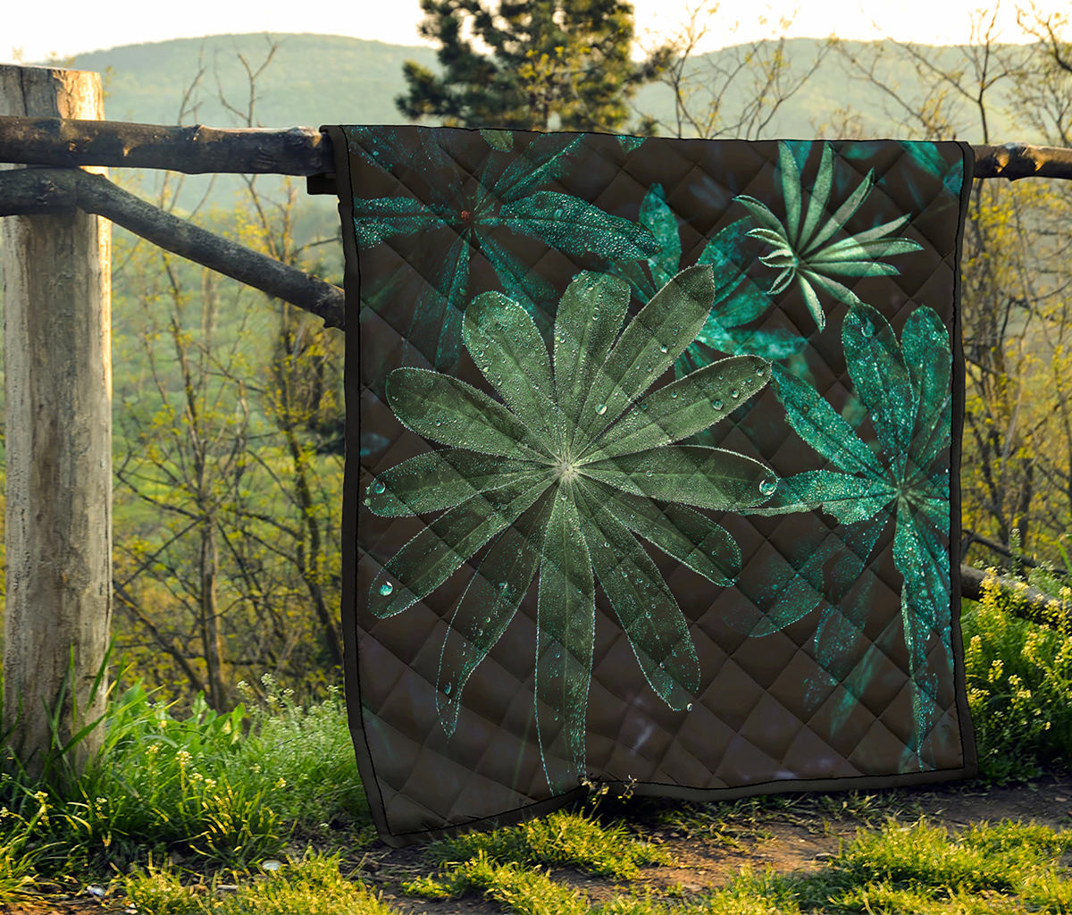 Fresh Tropical Leaf Print Quilt
