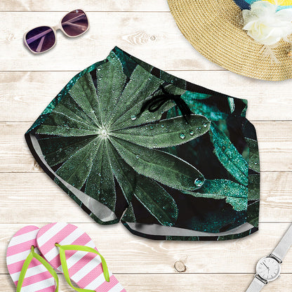 Fresh Tropical Leaf Print Women's Shorts
