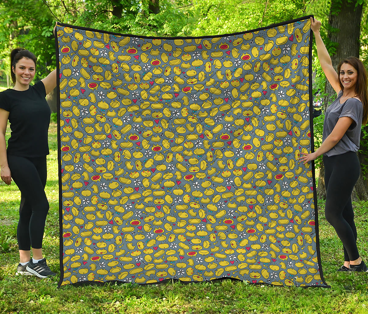 Frog Faces Pattern Print Quilt
