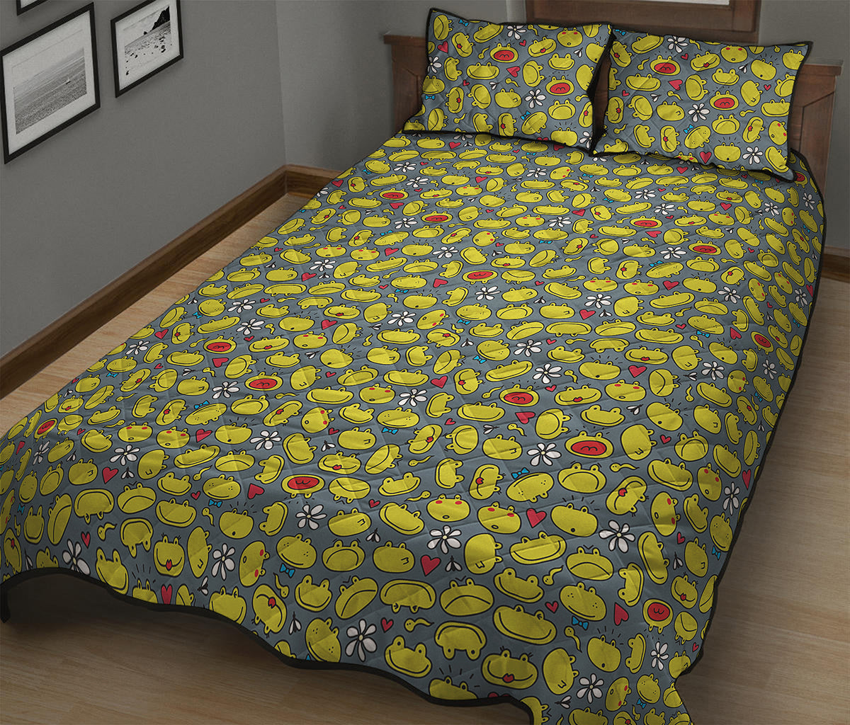 Frog Faces Pattern Print Quilt Bed Set