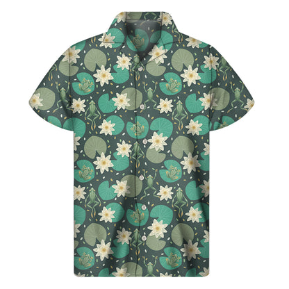 Frogs And Water Lilies Pattern Print Men's Short Sleeve Shirt
