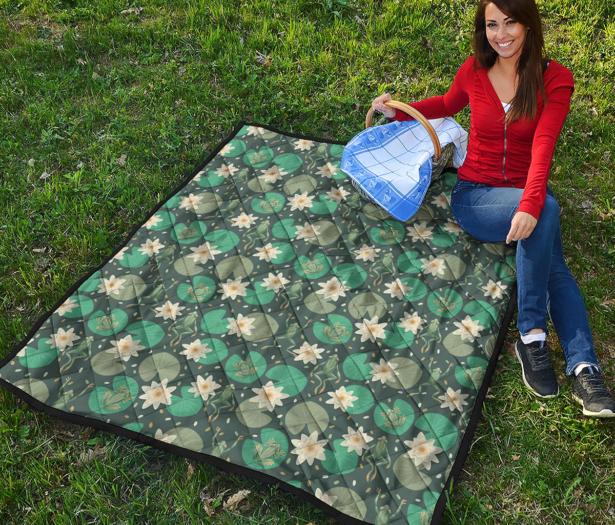 Frogs And Water Lilies Pattern Print Quilt