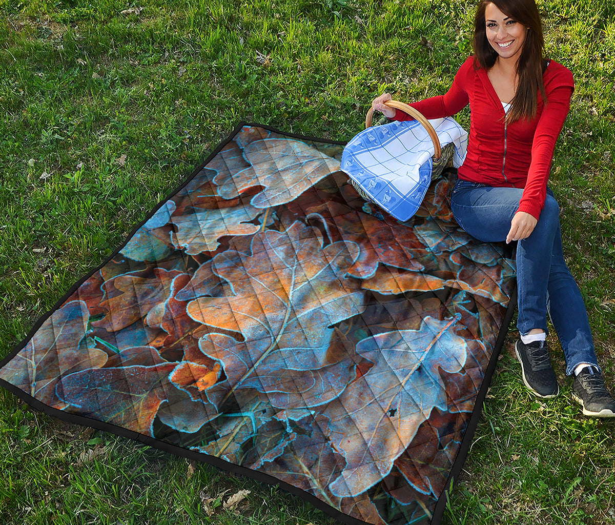 Frozen Oak leaf Print Quilt