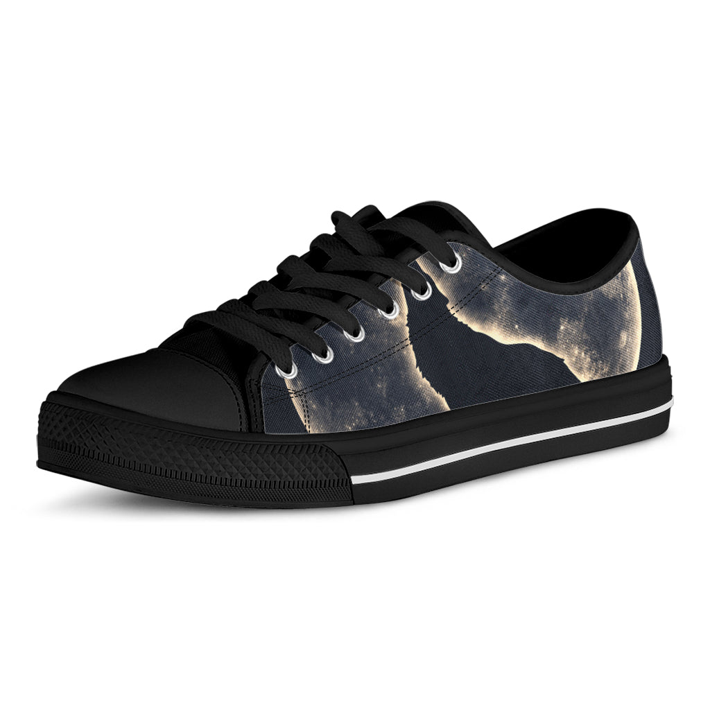 Full Moon Howling Wolf Print Black Low Top Shoes 