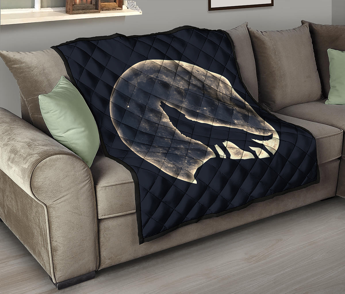 Full Moon Howling Wolf Print Quilt
