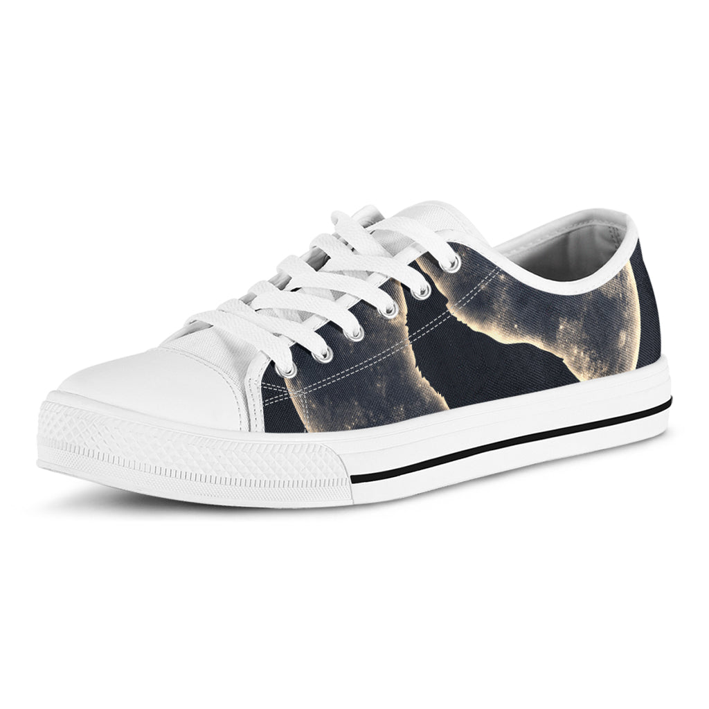 Full Moon Howling Wolf Print White Low Top Shoes
