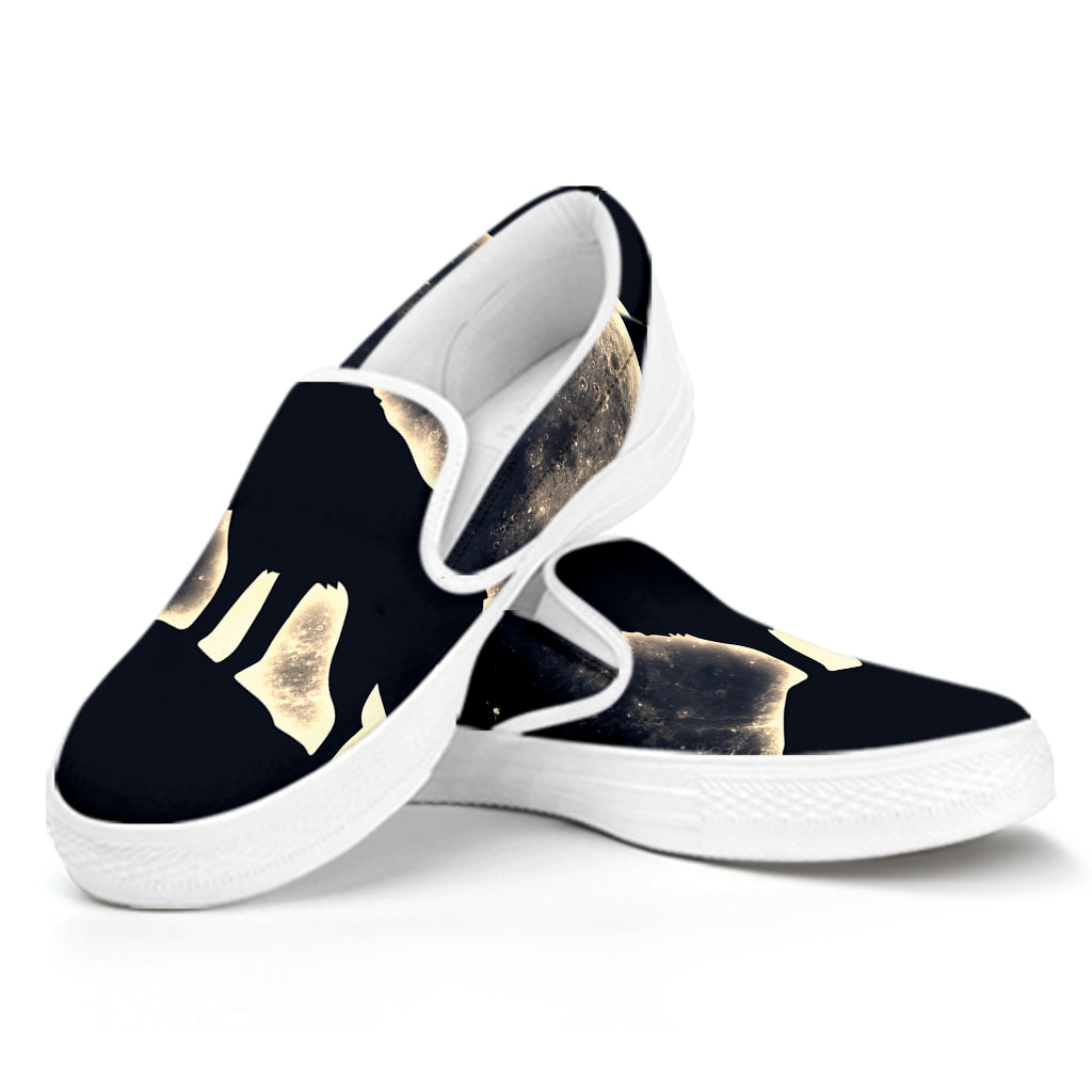 Full Moon Howling Wolf Print White Slip On Shoes