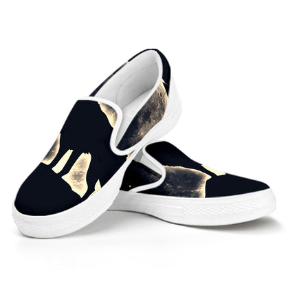 Full Moon Howling Wolf Print White Slip On Shoes