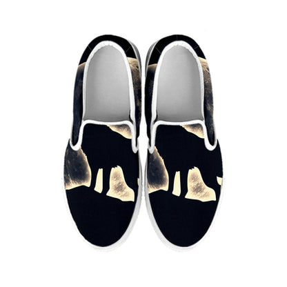 Full Moon Howling Wolf Print White Slip On Shoes