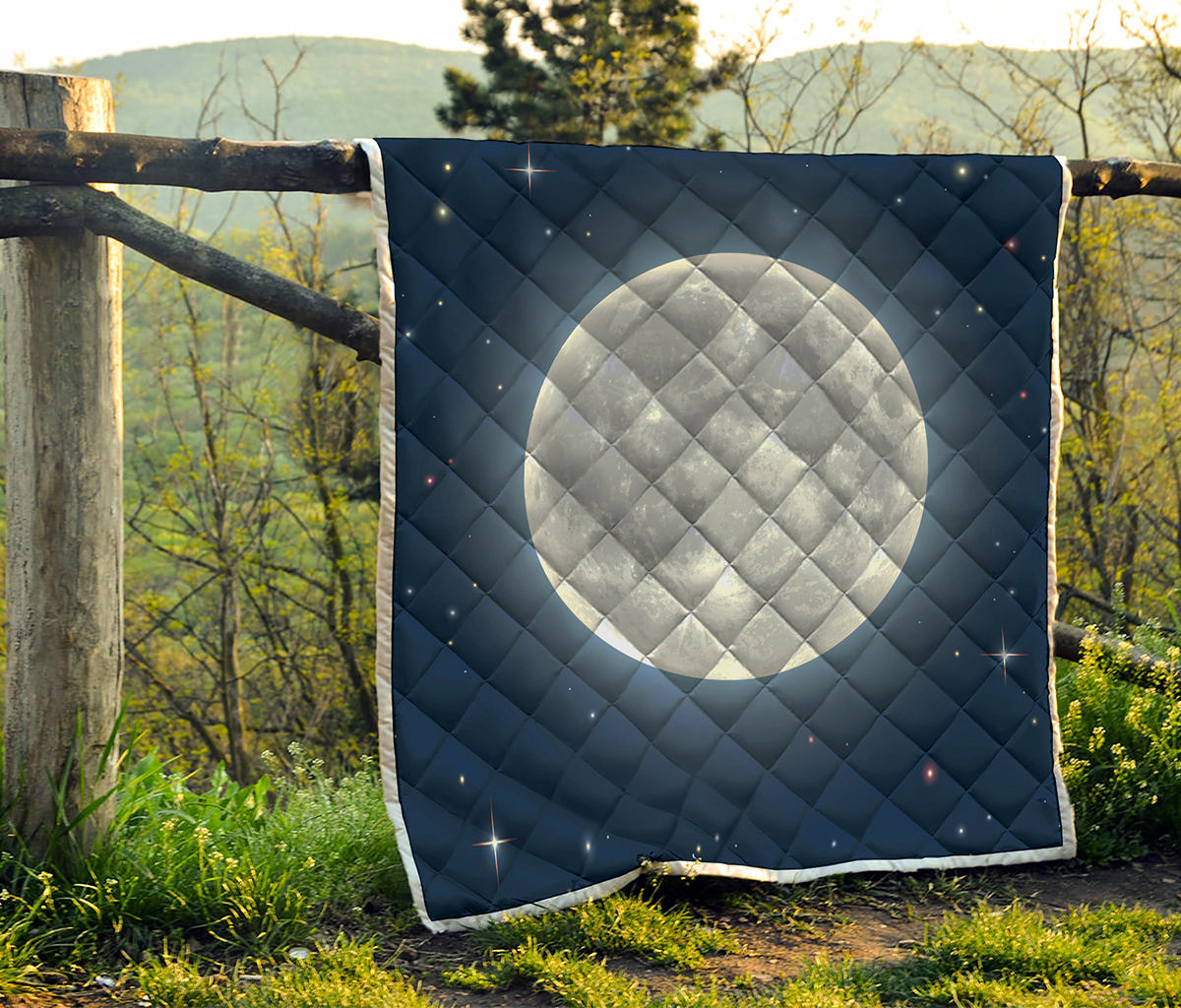 Full Moon Print Quilt