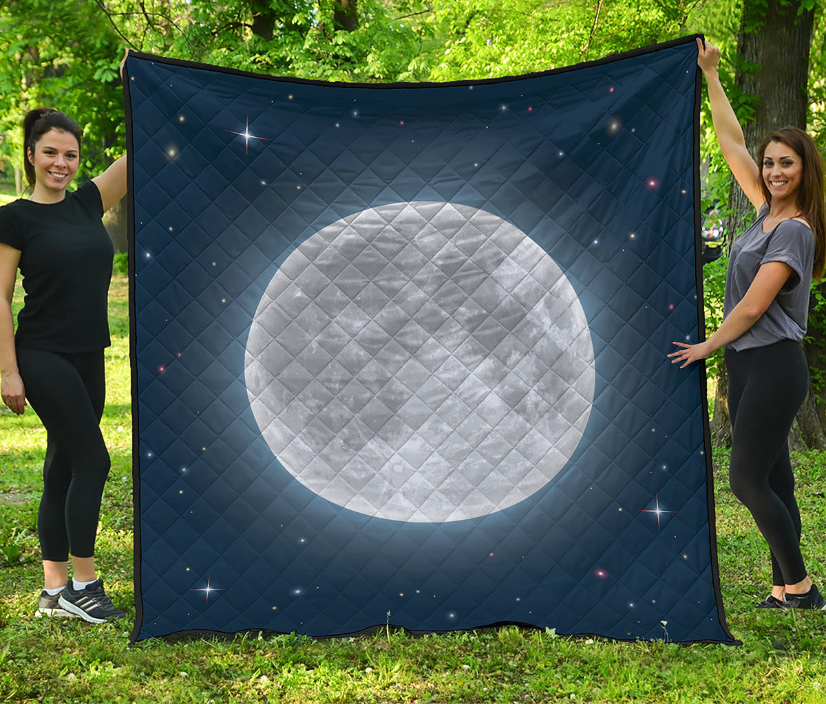 Full Moon Print Quilt