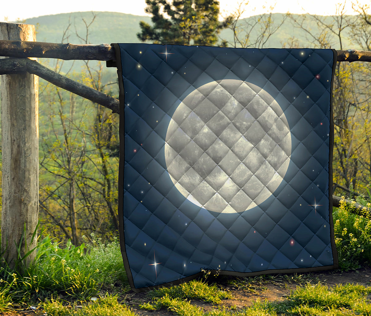 Full Moon Print Quilt