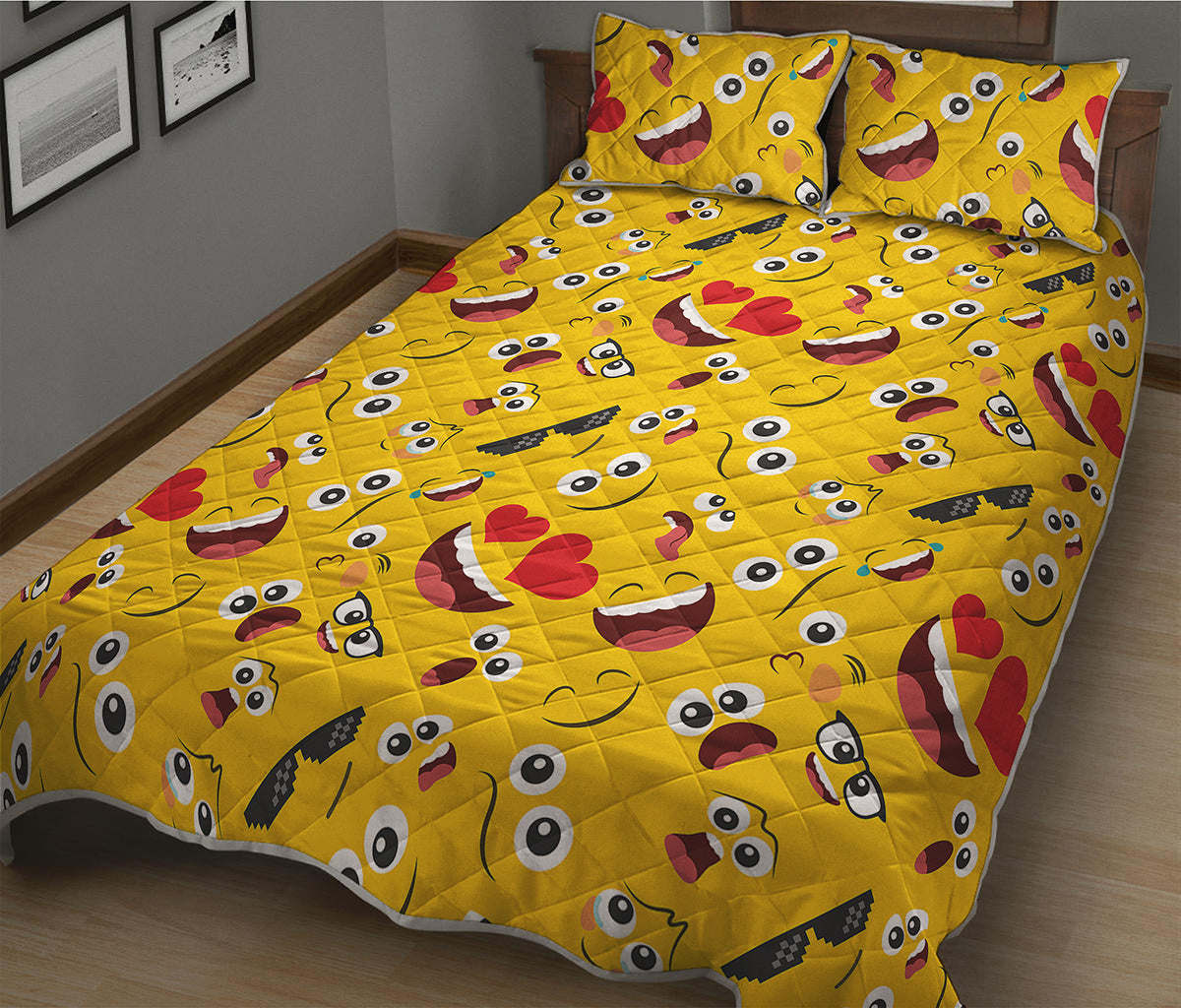 Funny Emoji Pattern Print Quilt Bed Set