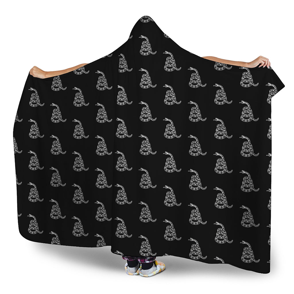 Gadsden Flag Pattern Print Hooded Blanket