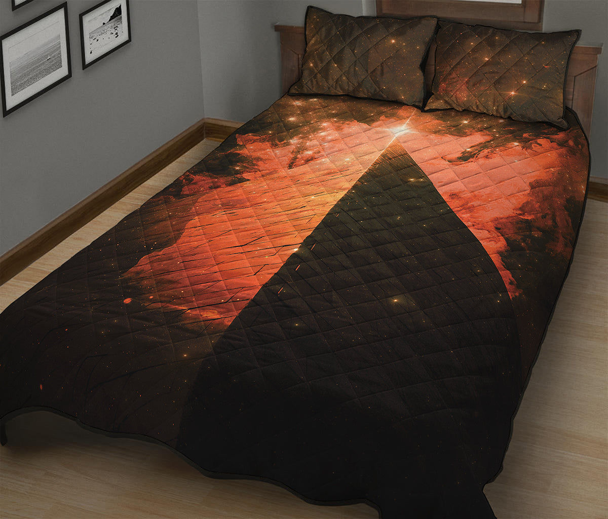 Galaxy Pyramid Print Quilt Bed Set