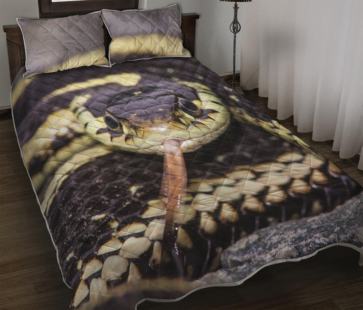 Garter Snake Print Quilt Bed Set