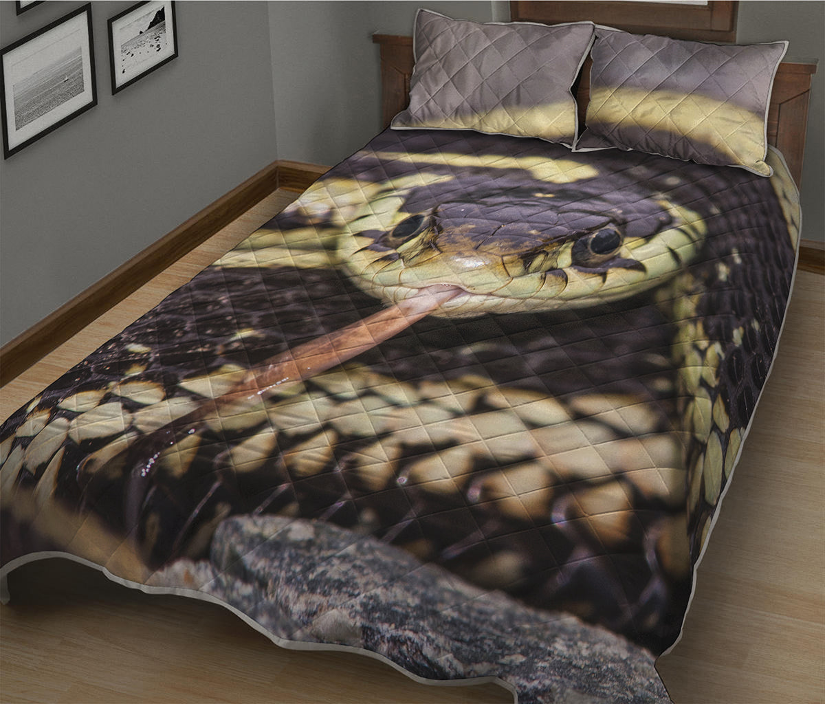 Garter Snake Print Quilt Bed Set