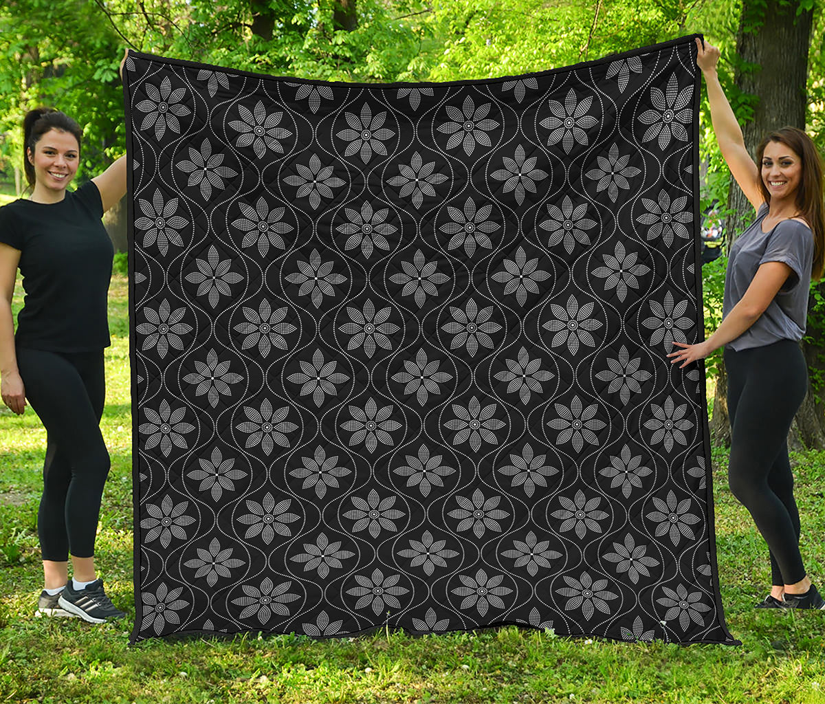 Geometric Dot Flower Pattern Print Quilt