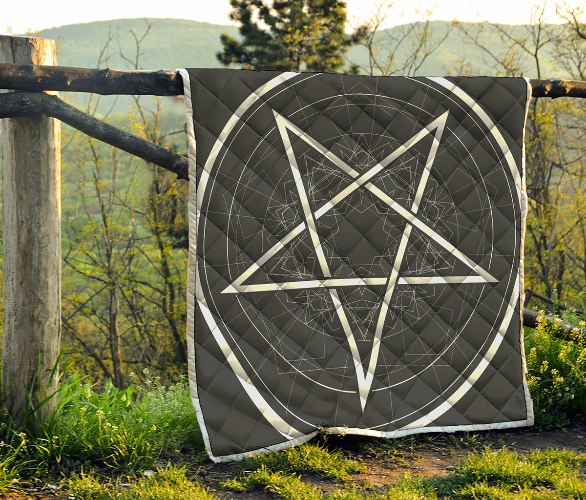Geometric Inverted Pentagram Print Quilt