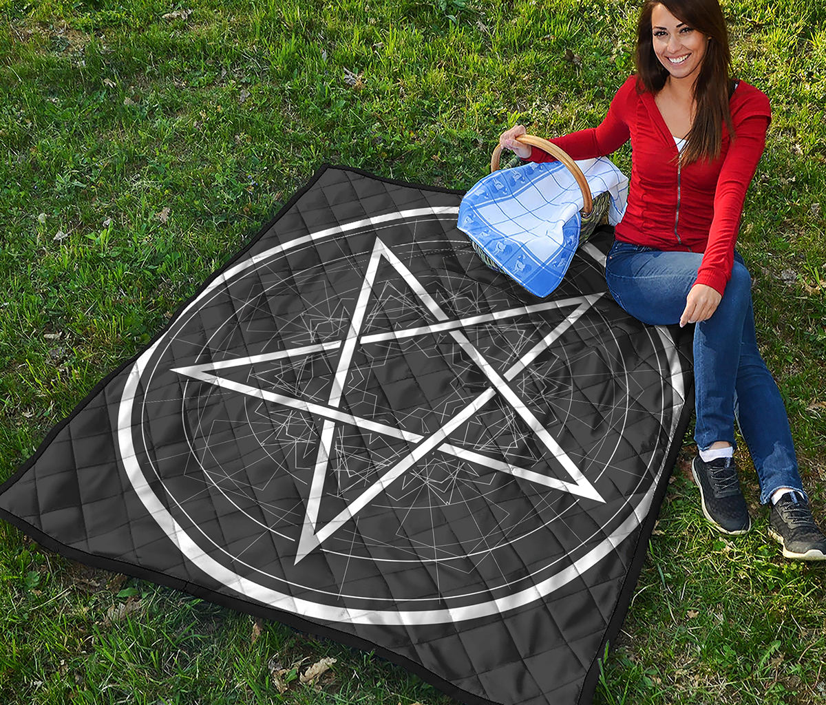 Geometric Inverted Pentagram Print Quilt