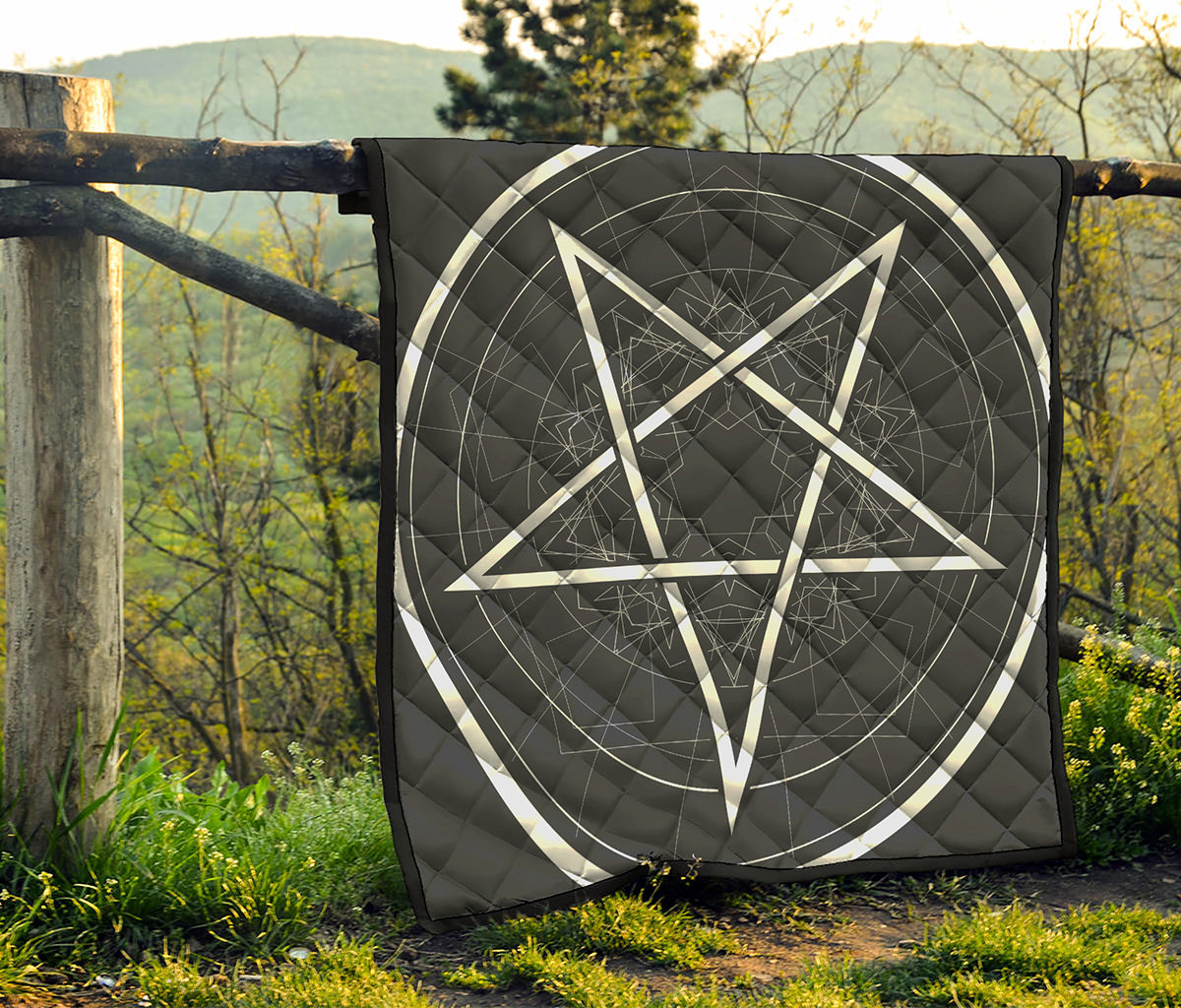 Geometric Inverted Pentagram Print Quilt