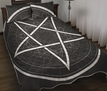 Geometric Inverted Pentagram Print Quilt Bed Set