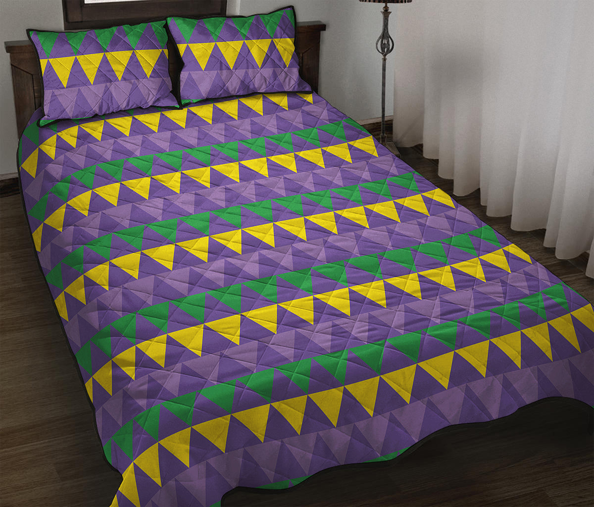Geometric Mardi Gras Pattern Print Quilt Bed Set