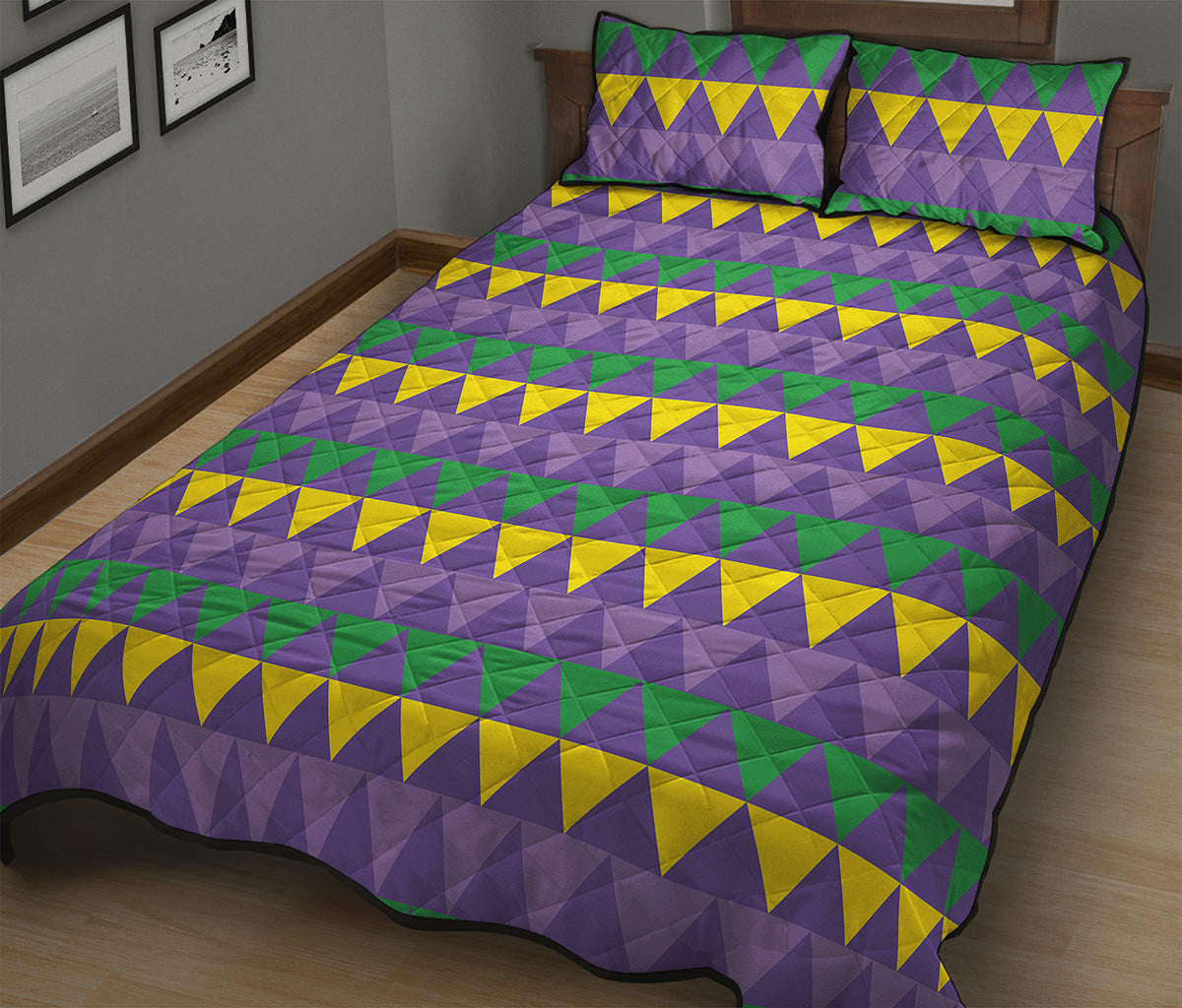 Geometric Mardi Gras Pattern Print Quilt Bed Set