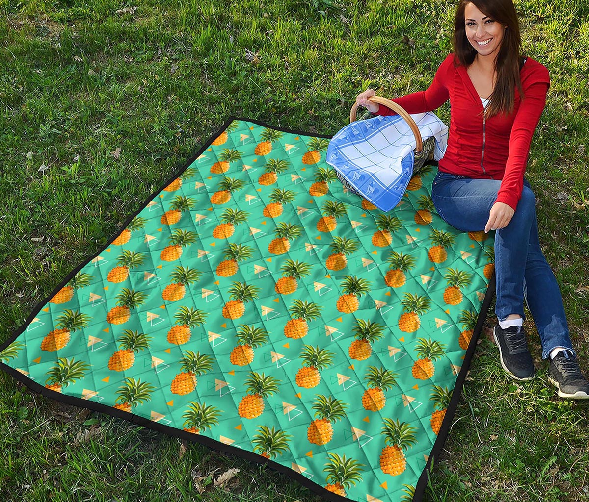 Geometric Pineapple Pattern Print Quilt